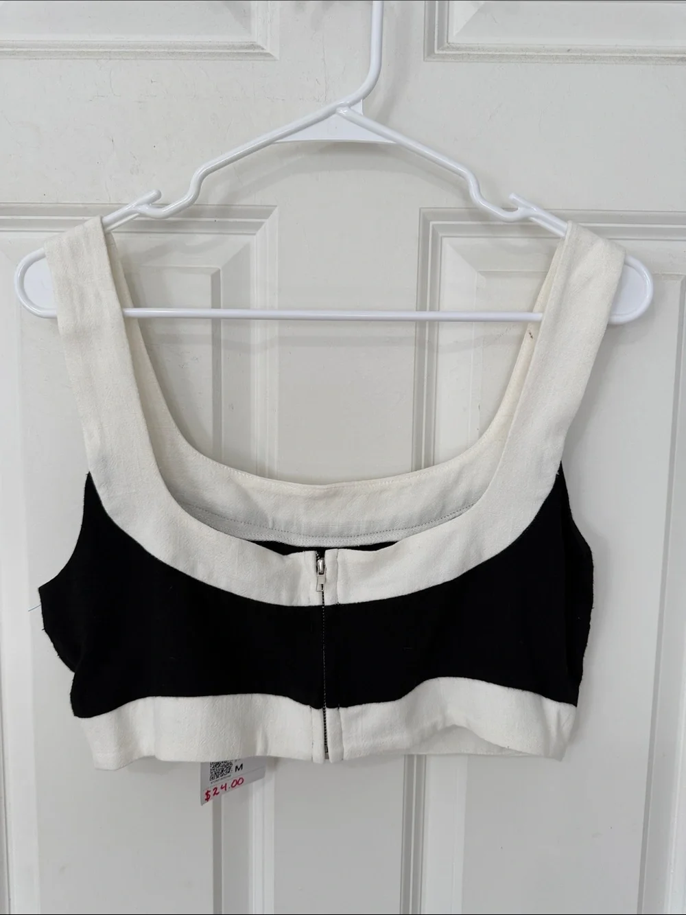 Forever 21 Black and White Colorblock Crop Tank - Picture 2 of 5